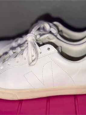 Veja White Leather Low-Top Sneakers with Off-White Sole